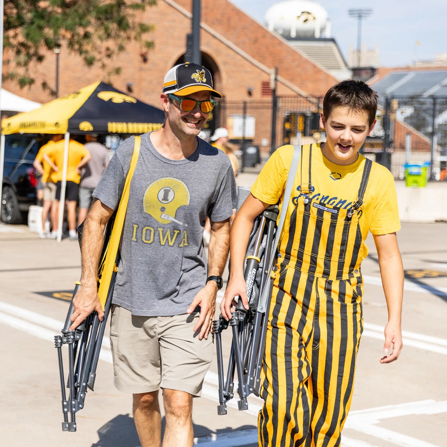 College Comfort Pro Rocker™ - Iowa Hawkeyes - Essential Set